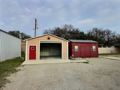 Lake Brownwood Texas Area Home in Thunderbird Bay with Shop Space - image 23