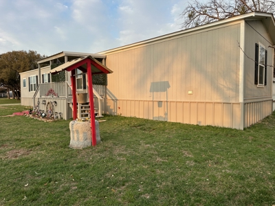Lake Brownwood Texas Area Home in Thunderbird Bay with Shop Space - image 2