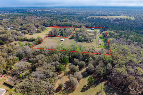 Peaceful 18-Acre Equestrian Estate in Williston, Florida for Sale