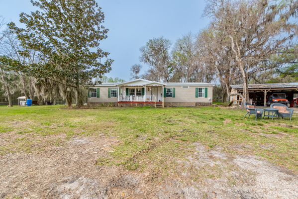 Peaceful 18-Acre Equestrian Estate in Williston, Florida for Sale