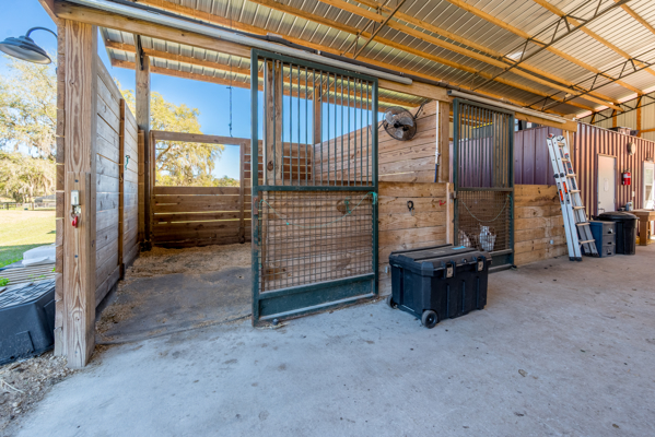 Peaceful 18-Acre Equestrian Estate in Williston, Florida for Sale