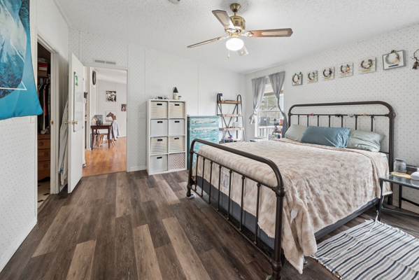 Peaceful 18-Acre Equestrian Estate in Williston, Florida for Sale