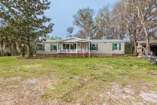 Peaceful 18-Acre Equestrian Estate in Williston, Florida for Sale