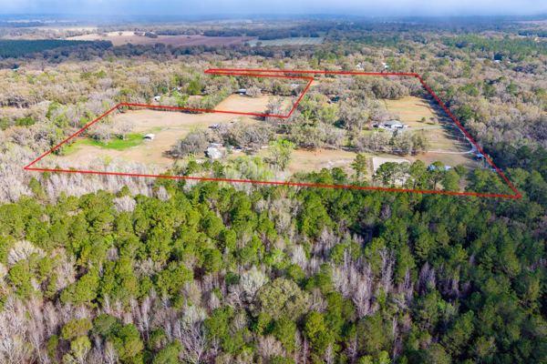 Peaceful 18-Acre Equestrian Estate in Williston, Florida for Sale