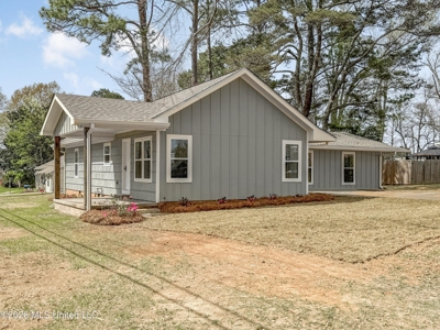Fully Remodeled Home in Town for Sale McComb MS - image 7