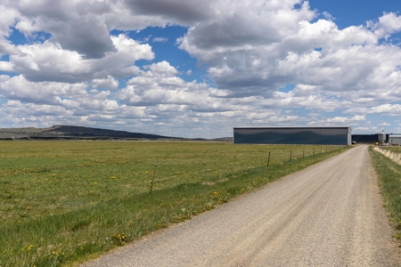 Eastern Oregon Fairview Farms Located Outside of Hines - image 39