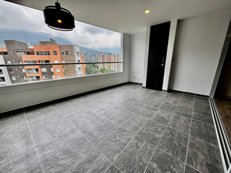 No Caption