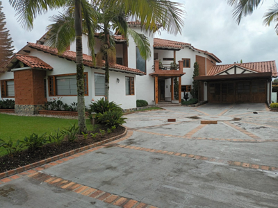 Casa Campestre en Rionegro - 6bd/8ba - image 3