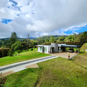 Country House for Sale in Medellín, Antioquia Colombia - image 1
