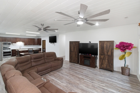 Stunning custom-built home on 123 Breathtaking Acres - image 6