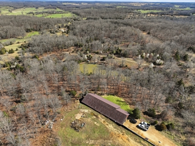 Stunning custom-built home on 123 Breathtaking Acres - image 31