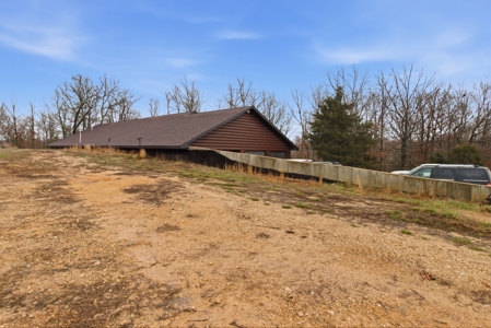 Stunning custom-built home on 123 Breathtaking Acres - image 1