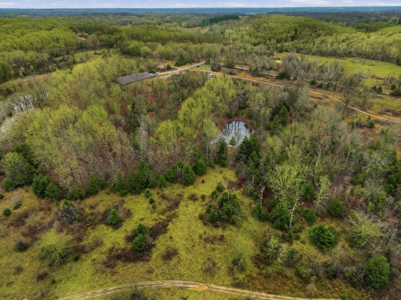 Stunning custom-built home on 123 Breathtaking Acres - image 48