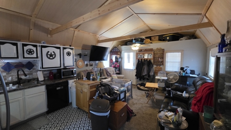 Tiny/Weekend Home at Lake Viking - image 19
