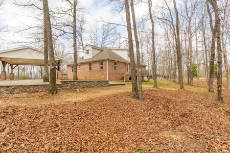 Country Home for Sale in Lewis County, Tennessee - image 7