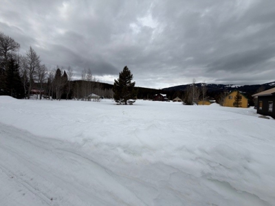 Exclusive Lot For Sale in West Yellowstone, Montana - image 3