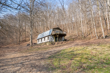 27.47 Acres in Leiper’s Fork Area, Barndominium Retreat - image 2