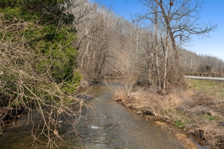 27.47 Acres in Leiper’s Fork Area, Barndominium Retreat - image 5