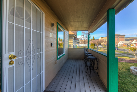 Charming Yakima Town House and Beautiful Backyard With Sprinklers - image 26