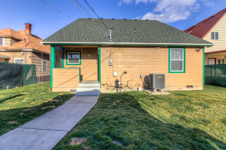 Charming Yakima Town House and Beautiful Backyard With Sprinklers - image 27