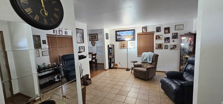 Charming Yakima Town House and Beautiful Backyard With Sprinklers - image 6