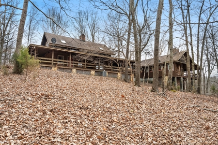 1910 Historic Home on 17 Acres in Franklin - image 36