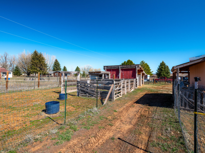 Horse property in private Viste Estates | 3 bed | Bunk House - image 38