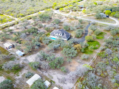 Country Home on 4.66 Acres - North of Sinton, TX - image 26