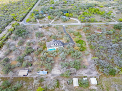 Country Home on 4.66 Acres - North of Sinton, TX - image 24