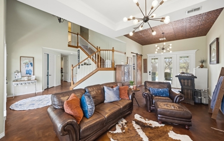 Country Home on 4.66 Acres - North of Sinton, TX - image 4
