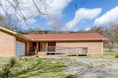 Country Home for Sale in Maury County, Tennessee - image 2