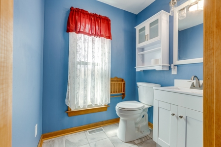 Country Home for Sale in Maury County, Tennessee - image 12