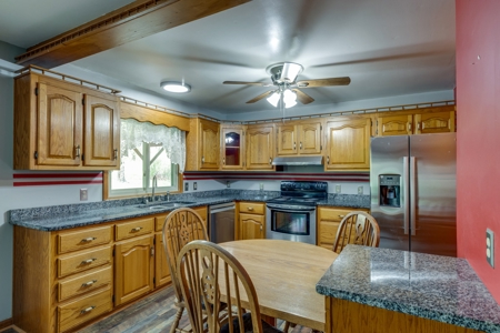Country Home for Sale in Maury County, Tennessee - image 8