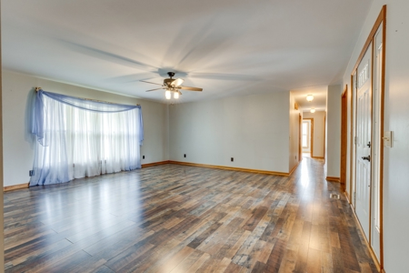 Country Home for Sale in Maury County, Tennessee - image 4