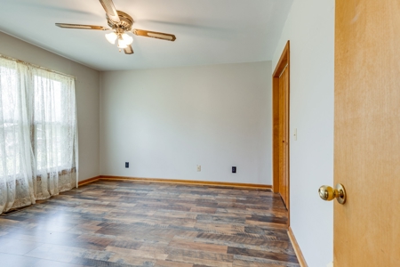 Country Home for Sale in Maury County, Tennessee - image 19