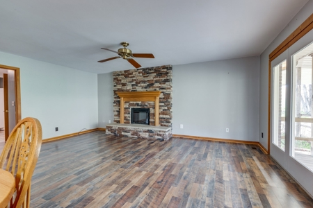 Country Home for Sale in Maury County, Tennessee - image 5