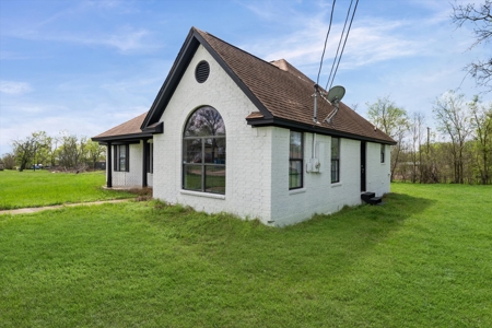 Freshly Renovated Home: 308 S Herman St. Mexia, Texas - image 4