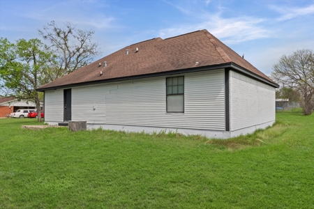 Freshly Renovated Home: 308 S Herman St. Mexia, Texas - image 25