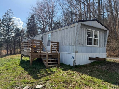 2 Renovated Manufactured Homes With Barn - Liberty, Ky - image 9