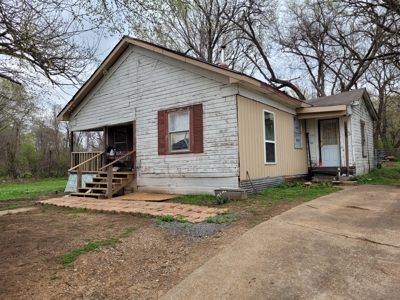 Investor Special, Fixer Upper, Paris, Lamar County, NE TX - image 1
