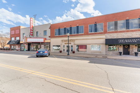Commercial Building for Sale in Downtown Clinton Oklahoma - image 1