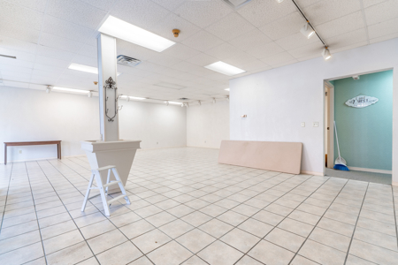 Commercial Building for Sale in Downtown Clinton Oklahoma - image 11