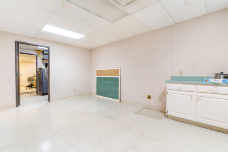 Commercial Building for Sale in Downtown Clinton Oklahoma - image 26