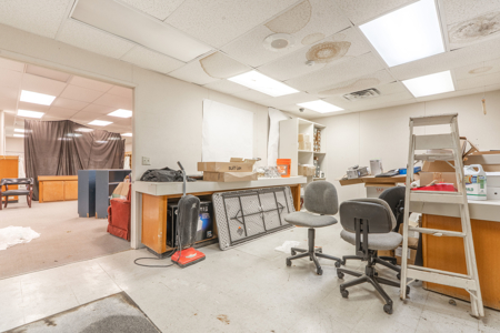 Commercial Building for Sale in Downtown Clinton Oklahoma - image 30