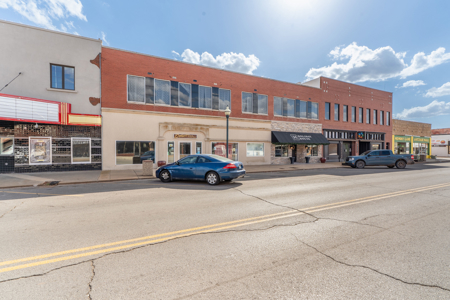 Commercial Building for Sale in Downtown Clinton Oklahoma - image 3