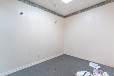 Commercial Building for Sale in Downtown Clinton Oklahoma - image 12