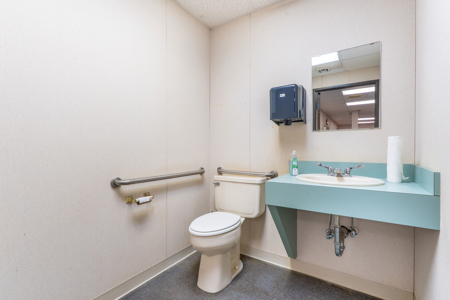 Commercial Building for Sale in Downtown Clinton Oklahoma - image 25