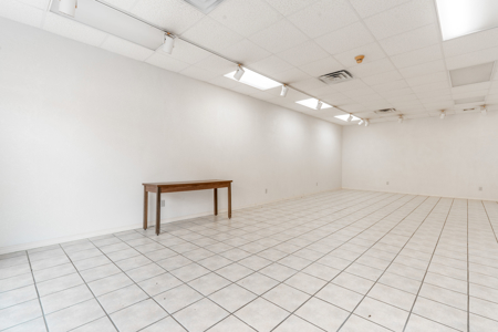 Commercial Building for Sale in Downtown Clinton Oklahoma - image 6