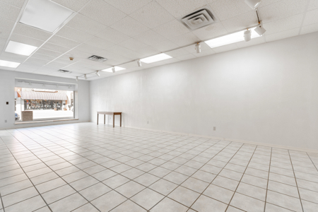 Commercial Building for Sale in Downtown Clinton Oklahoma - image 9