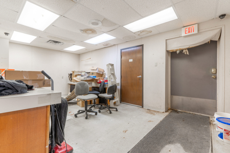 Commercial Building for Sale in Downtown Clinton Oklahoma - image 31